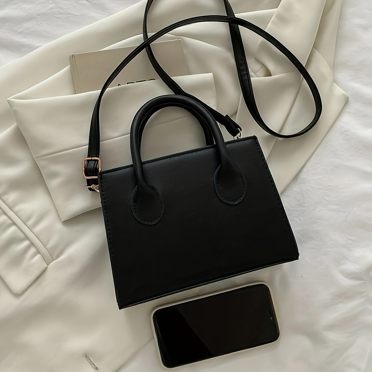Trendy vierkante handtas voor  - Interior Design Minimalist recensie en prijs